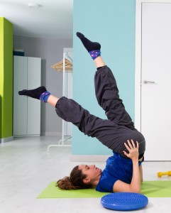 entrenamiento de pilates sobre balon