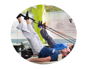 Ejercicios de pilates en maquinas